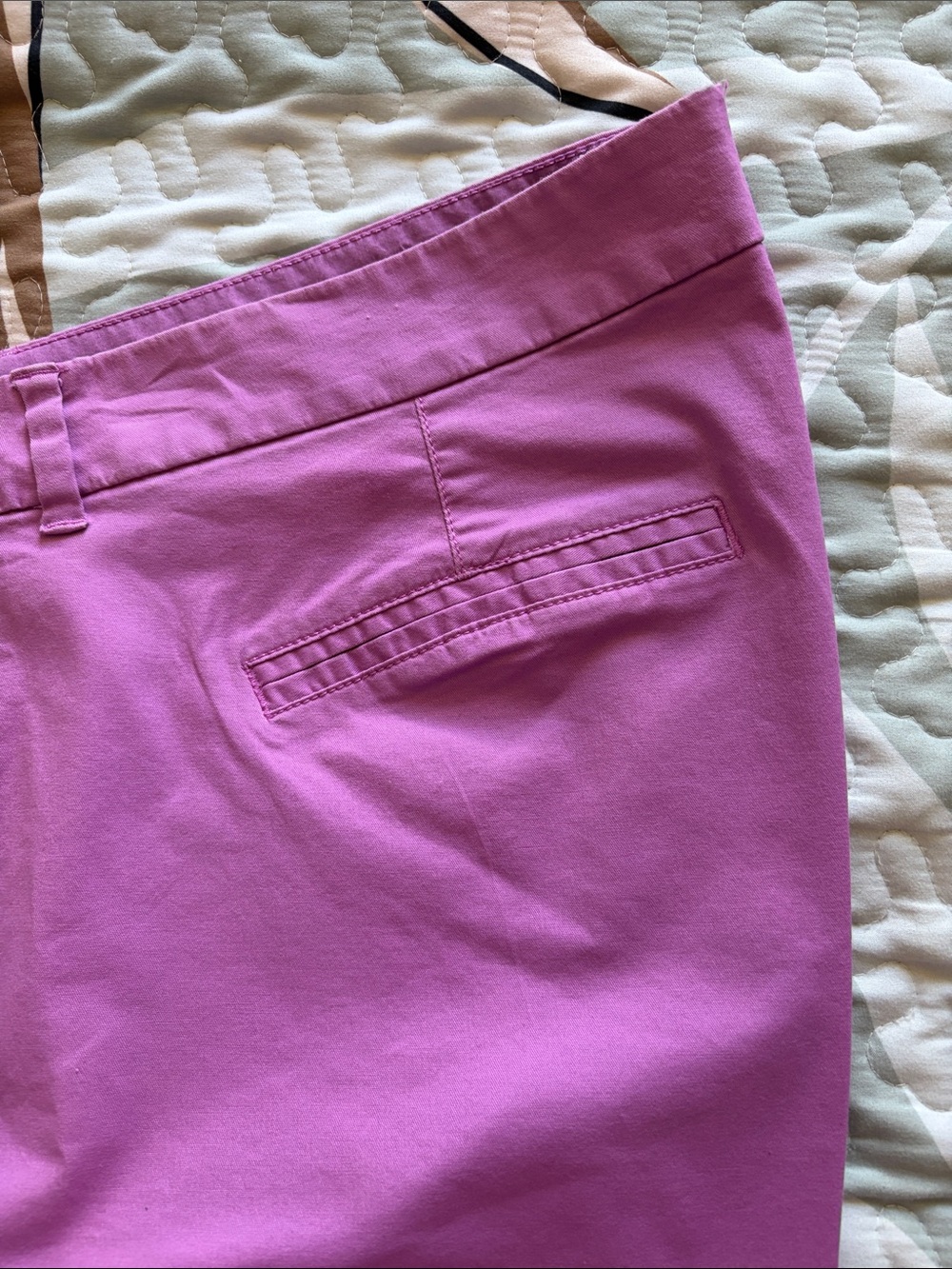 Old Navy Lavender Women's Bermuda Shorts - Picture 2 of 8